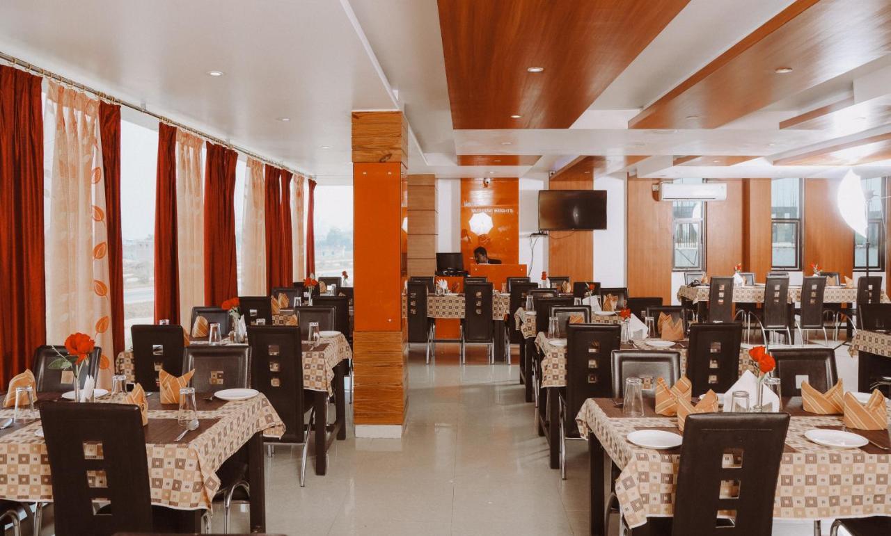 Hotel Vaishnavi Heights Aurangabad  Екстер'єр фото